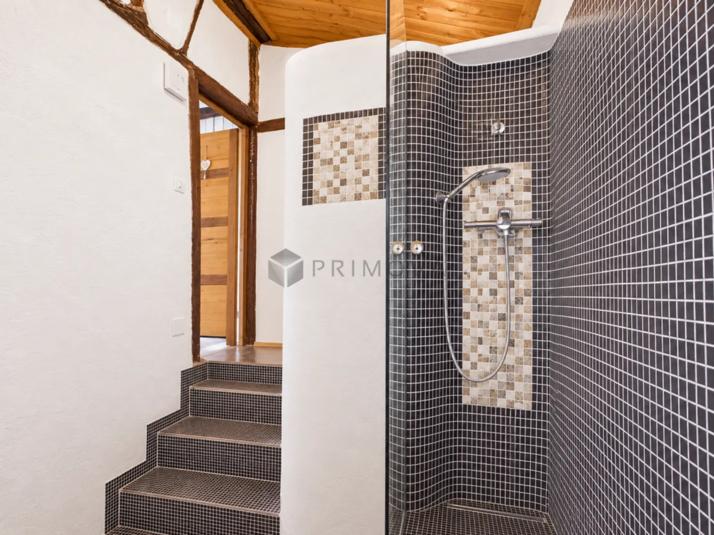 Historic jewel with special charm in the old village center of Dietlikon - Photo 6 of 11