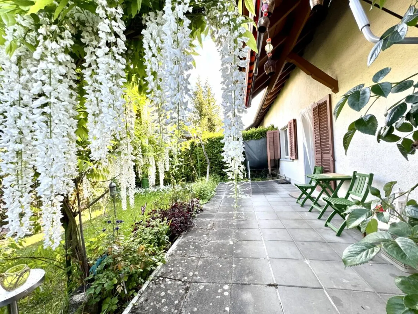 Casa bifamiliare adatta alle famiglie in una zona residenziale tranquilla - Foto 9 di 13