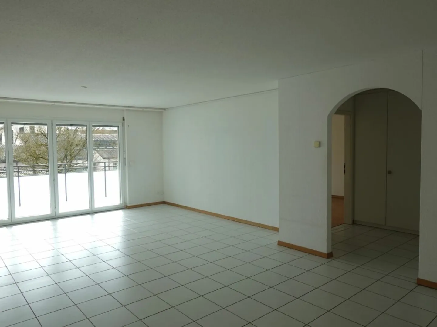 Stilvolle 3.5-Zimmer-Wohnung mit Balkon - Foto 2 von 5