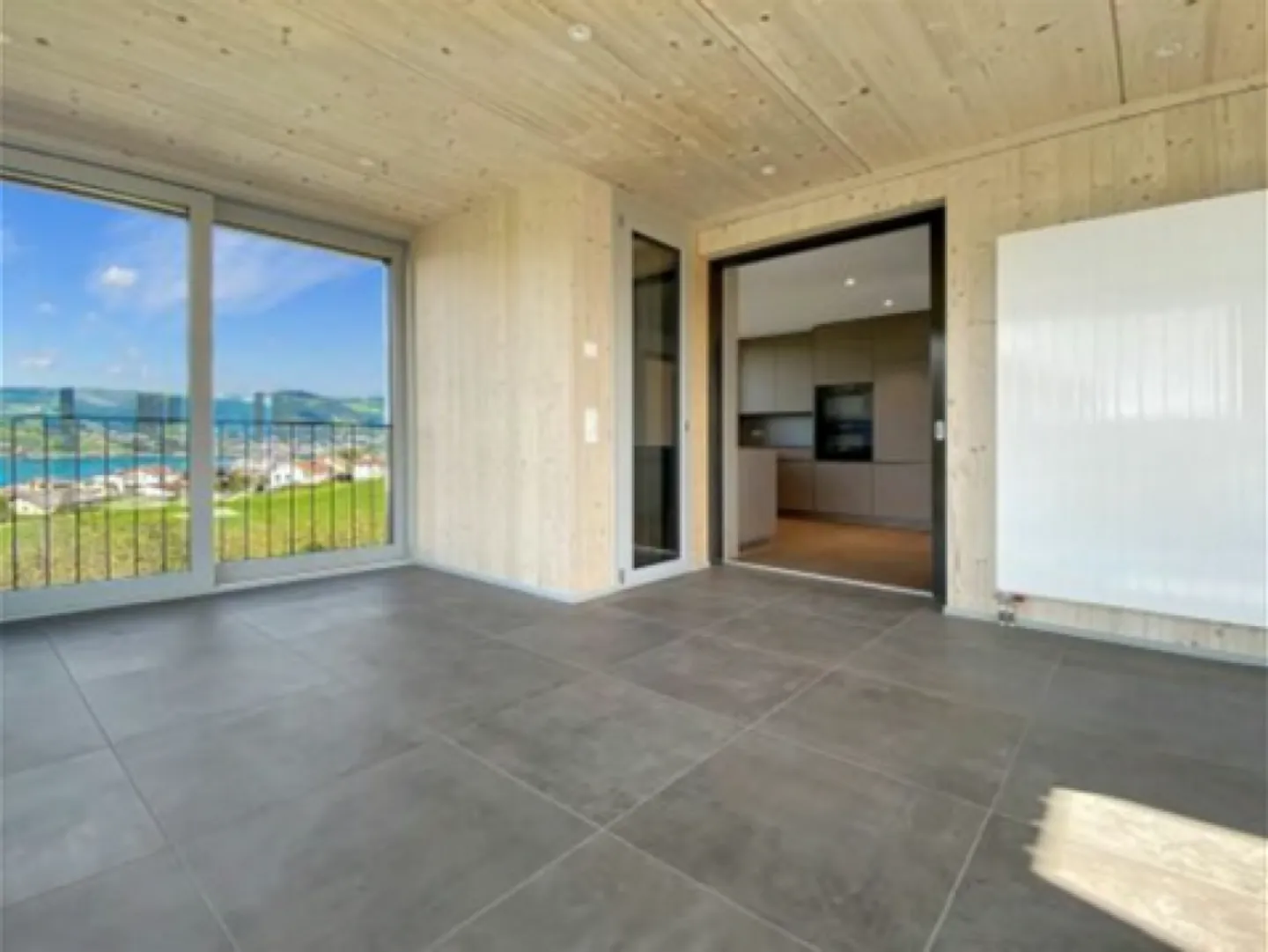 Exklusive Wohnung mit traumhafter Aussicht - Foto 4 von 13