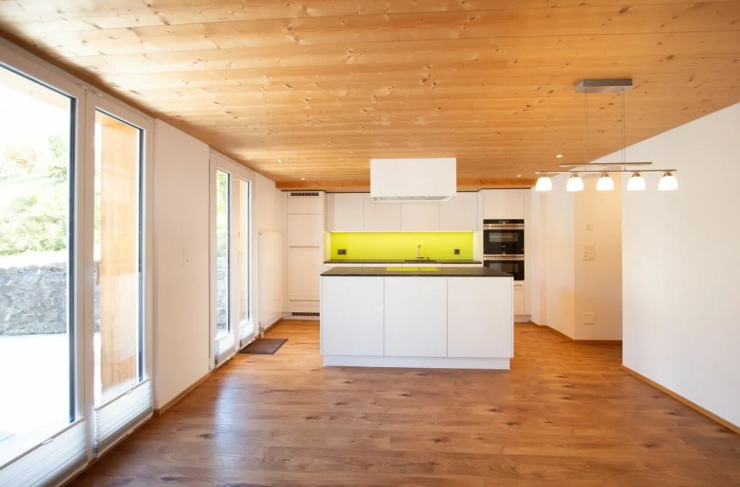 Grosszügige 3.5 Zimmerwohnung mit schönem Sitzplatz - Photo 3 sur 12