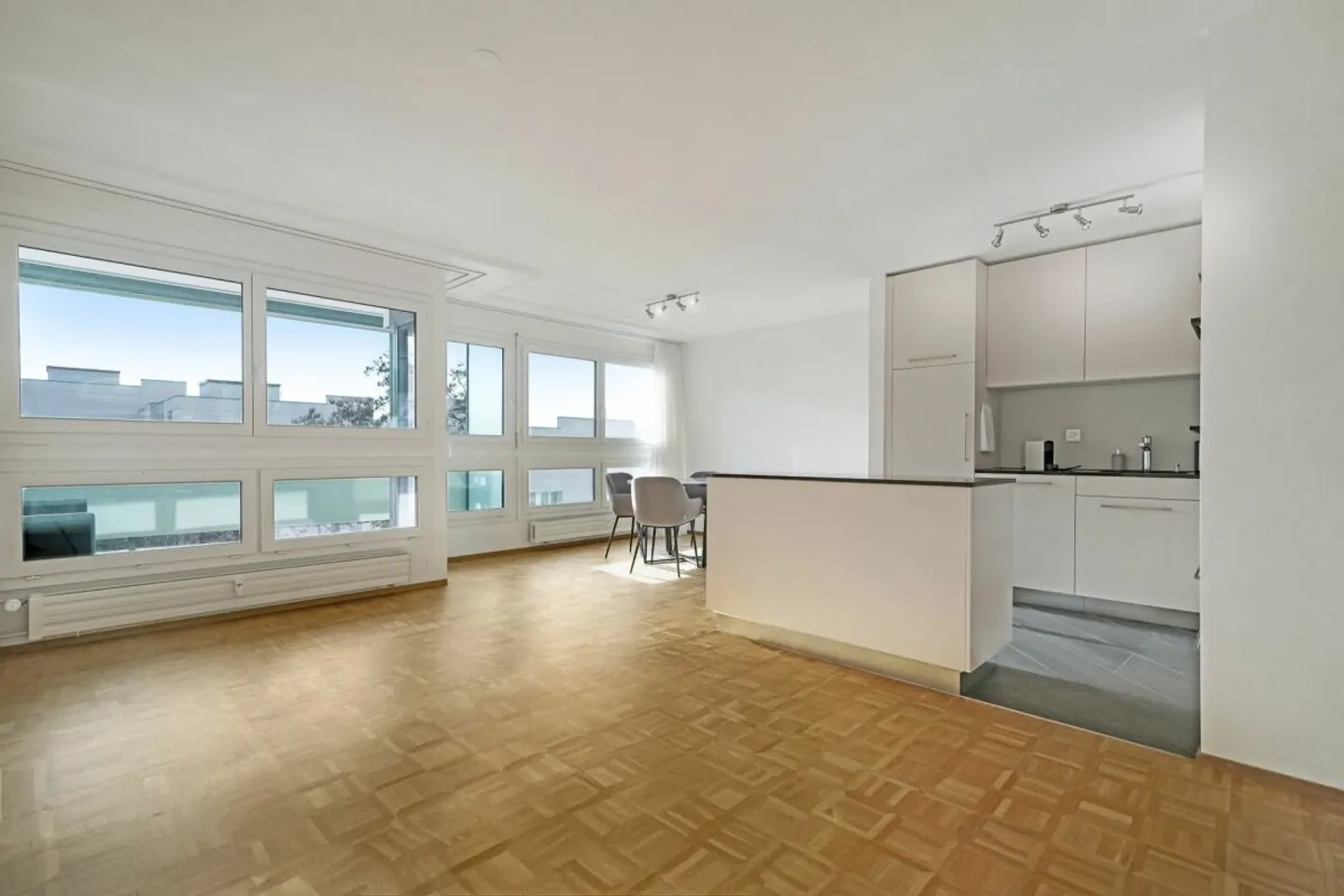 Un gioiello ristrutturato con gusto, pronto ad accoglierti - Foto 2 di 13