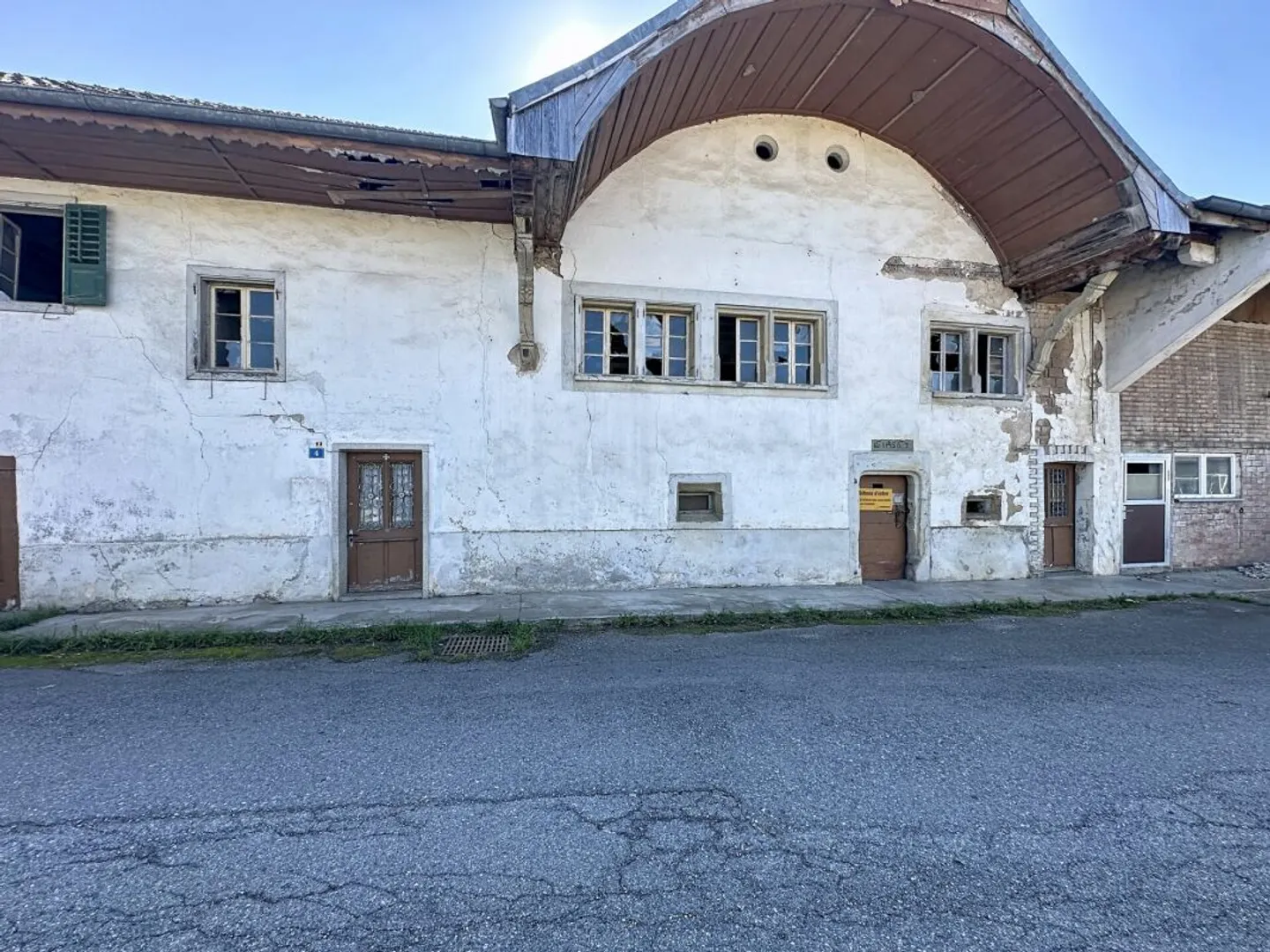 MAISON FRIBOURGEOISE A TRANSFORMER EN 2 APPARTEMENTS AVEC PERMIS DE CONSTRUIRE POUR AGRANDISSEMENT - Photo 12 sur 12