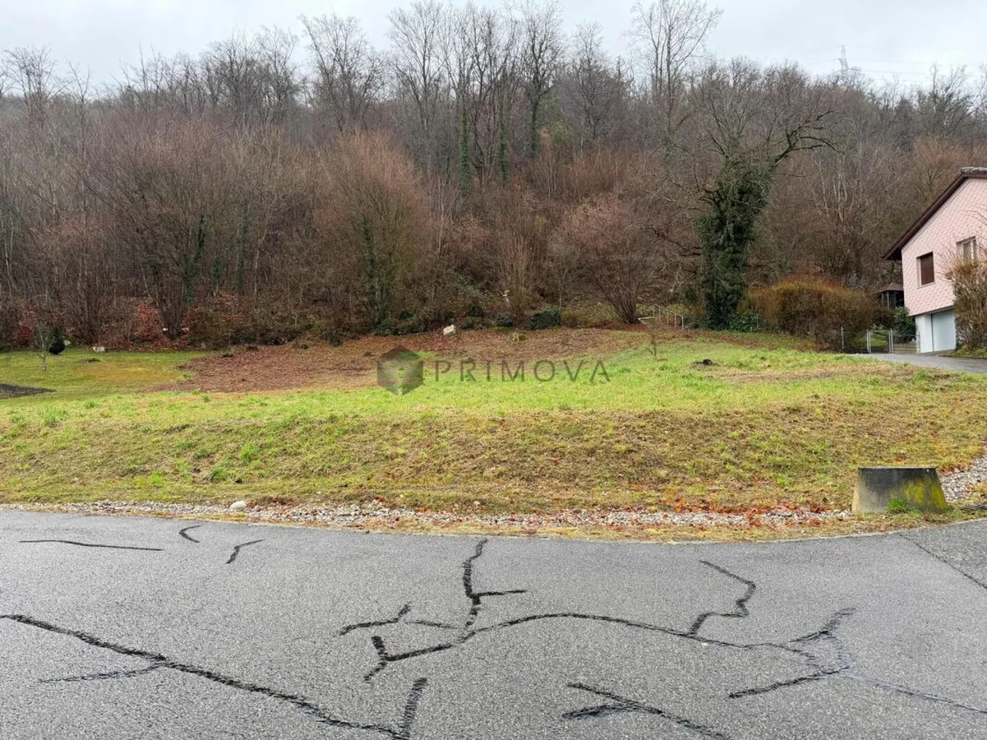 Terreno edificabile interessante per la realizzazione di una casa unifamiliare o di una casa bifamiliare in una posizione soleggiata a Pieterlen - Foto 5 di 11