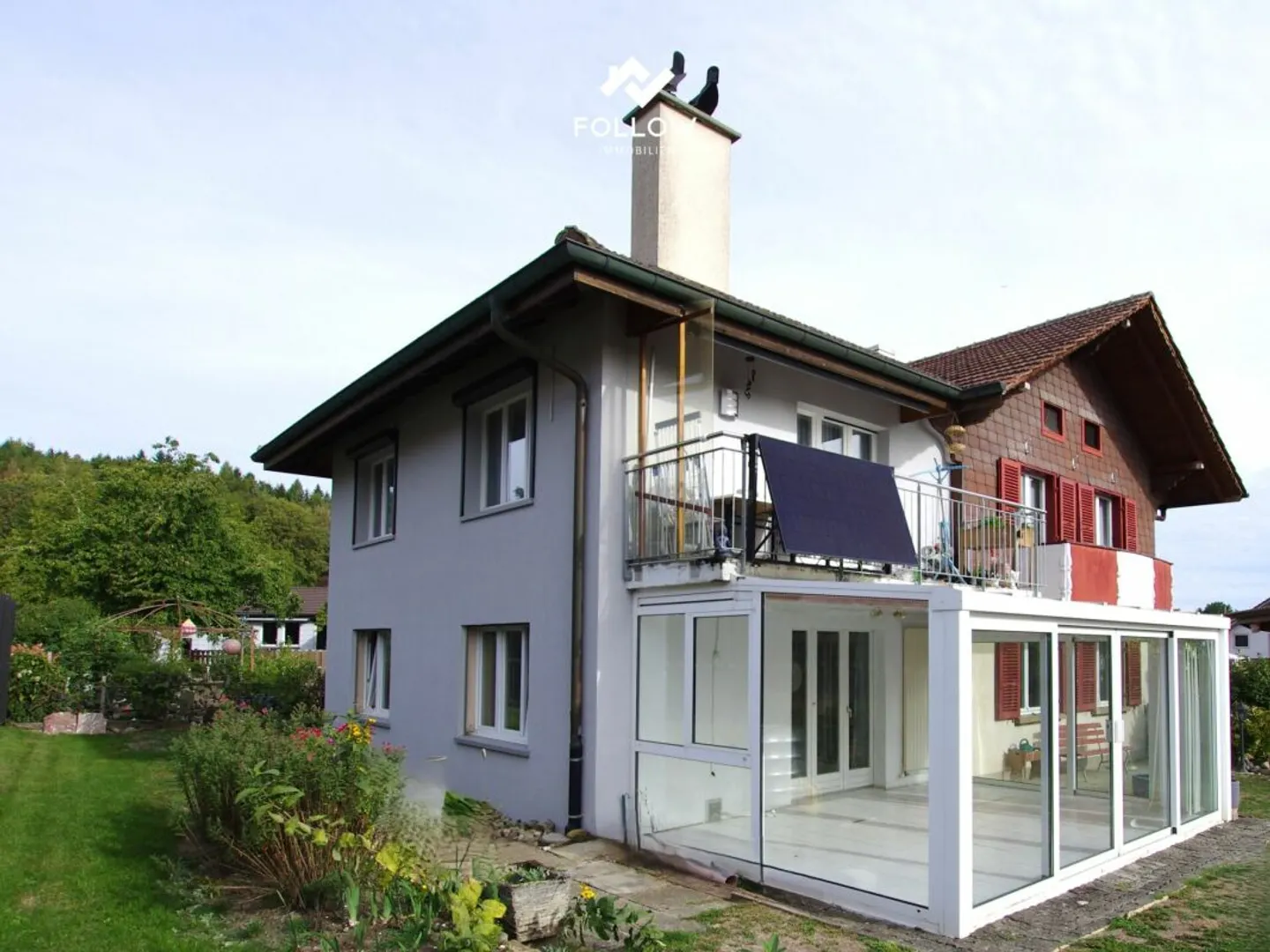 Family-friendly residential building with 2 apartments, large garden, plenty of space and expansion potential - Photo 1 of 12