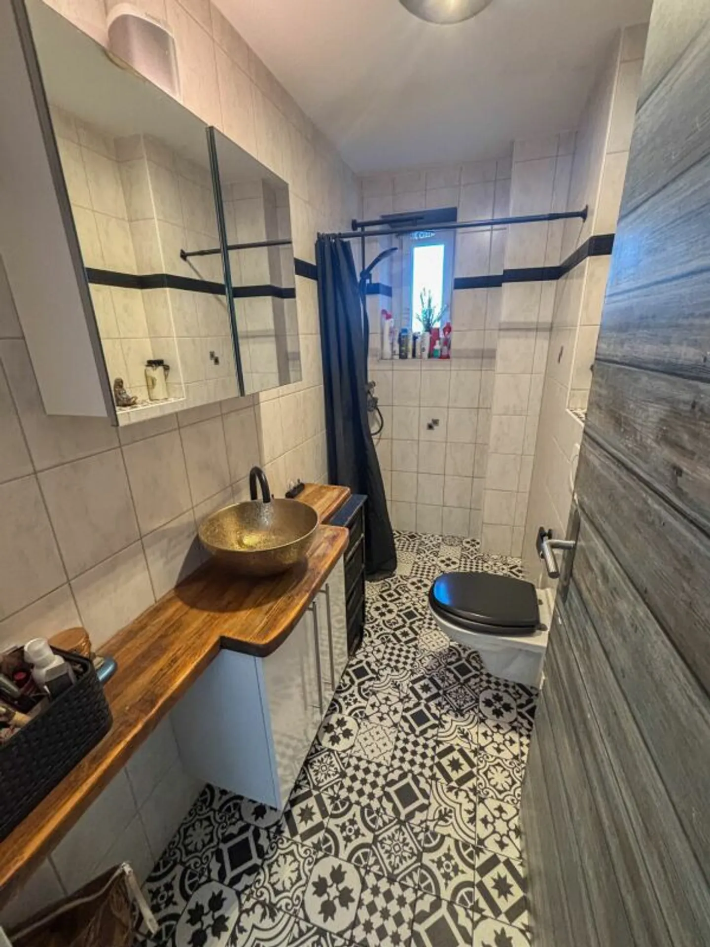 Charming family home with 5.5 rooms and a second plot in green zone - Photo 11 of 13