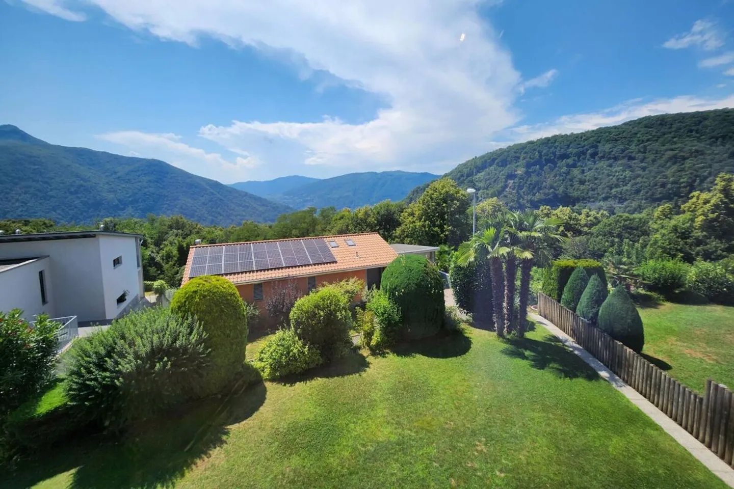 Elegant single-family house with wide landscape views - Photo 1 of 13