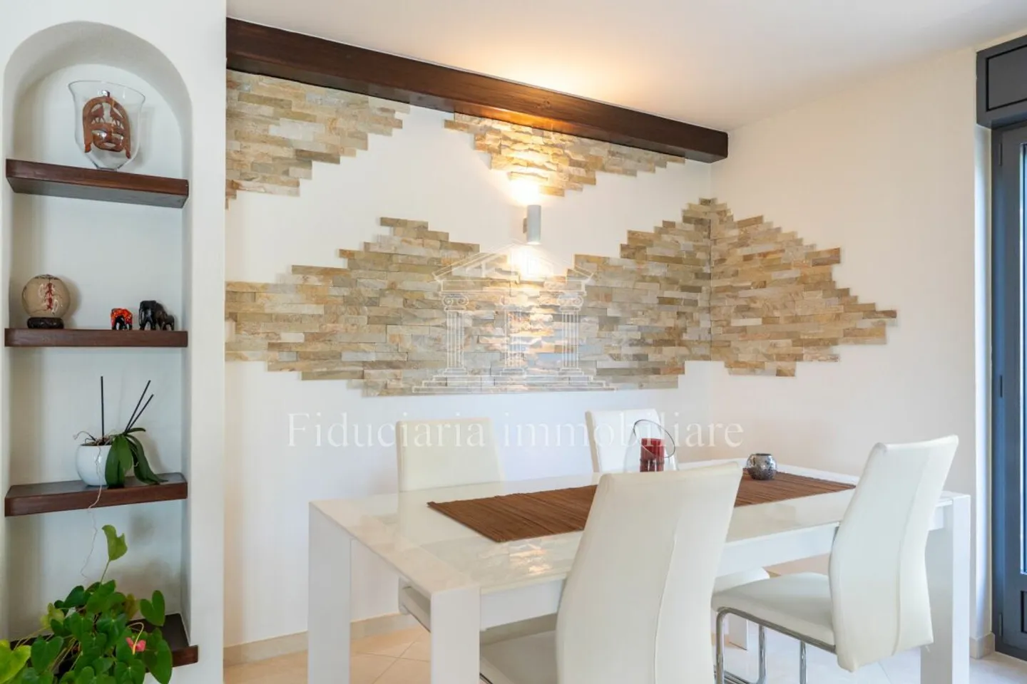 MINUSIO - Apartment with terrace and panoramic view in a residence of only 4 units - Photo 6 of 11