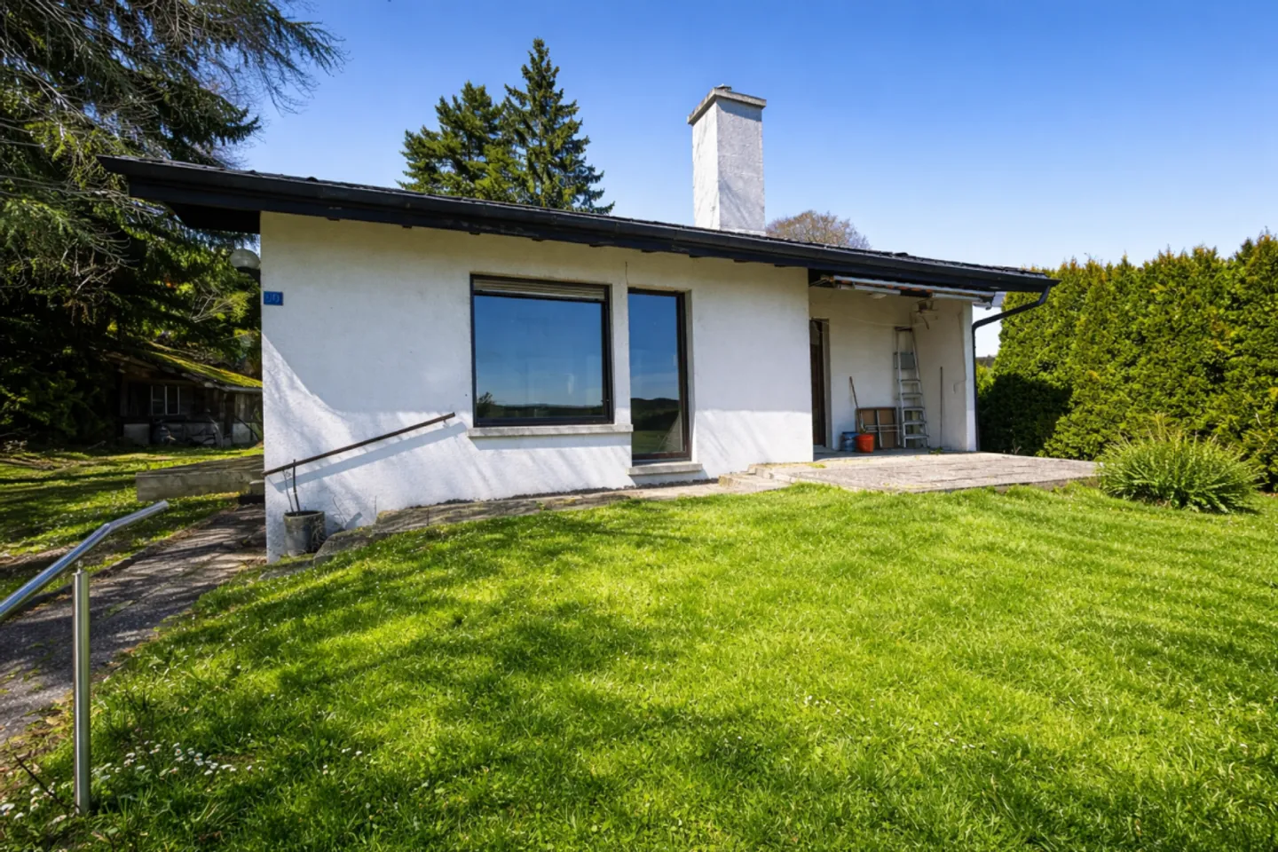 Villa individuelle à rénover avec vue imprenable - Photo 3 sur 13