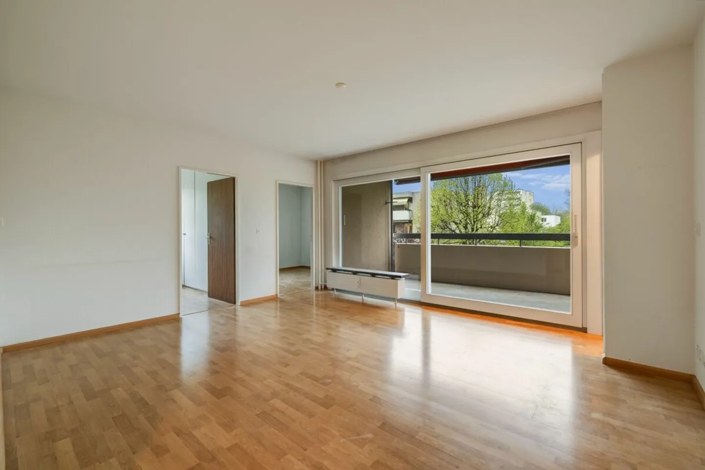 Sonnige 4-Zimmer-Wohnung mit Balkon und Blick ins Grüne - Foto 1 von 13