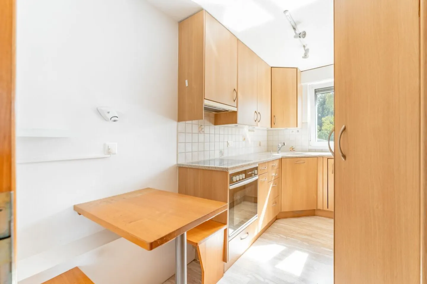 Ideal for first-time buyers, young couples or families - solid condominium - Photo 5 of 11