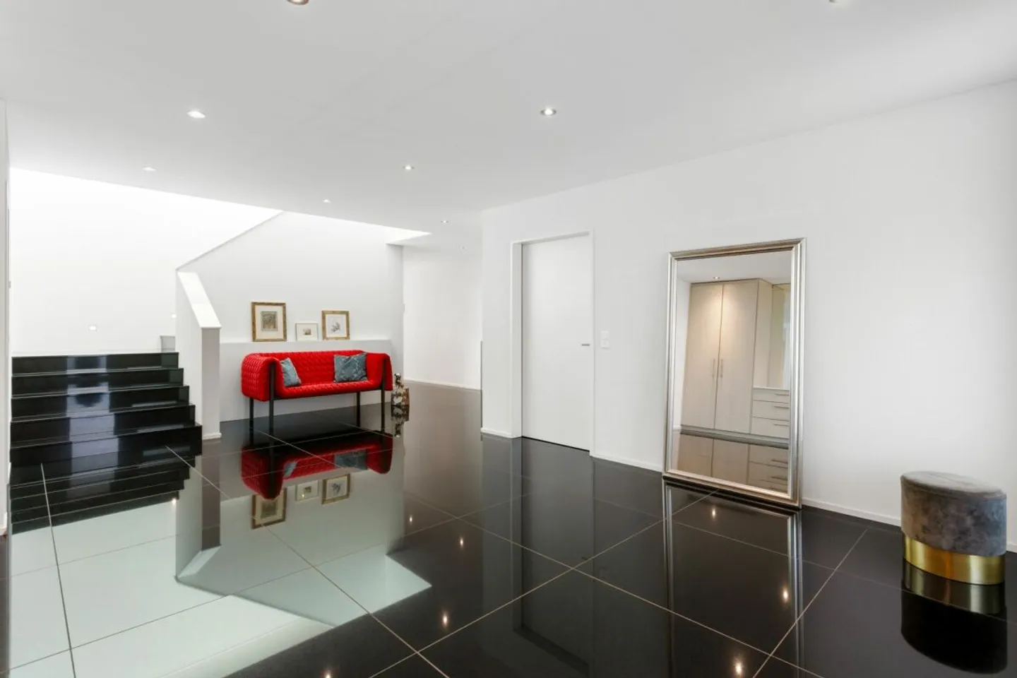 Villa de Luxe Moderne avec Grande Garage Souterrain - Photo 5 sur 13