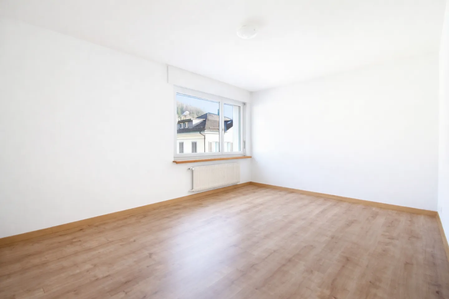 Appartement central de 3,5 pièces avec vue - Photo 5 sur 7