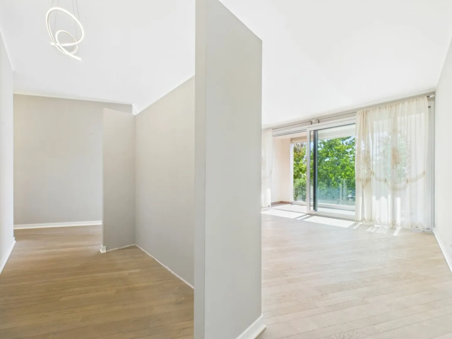 Nuovo Imperdibile Prezzo - Luminoso appartamento 4.5 locali signorile a pochi passi dal lago - Foto 12 von 13