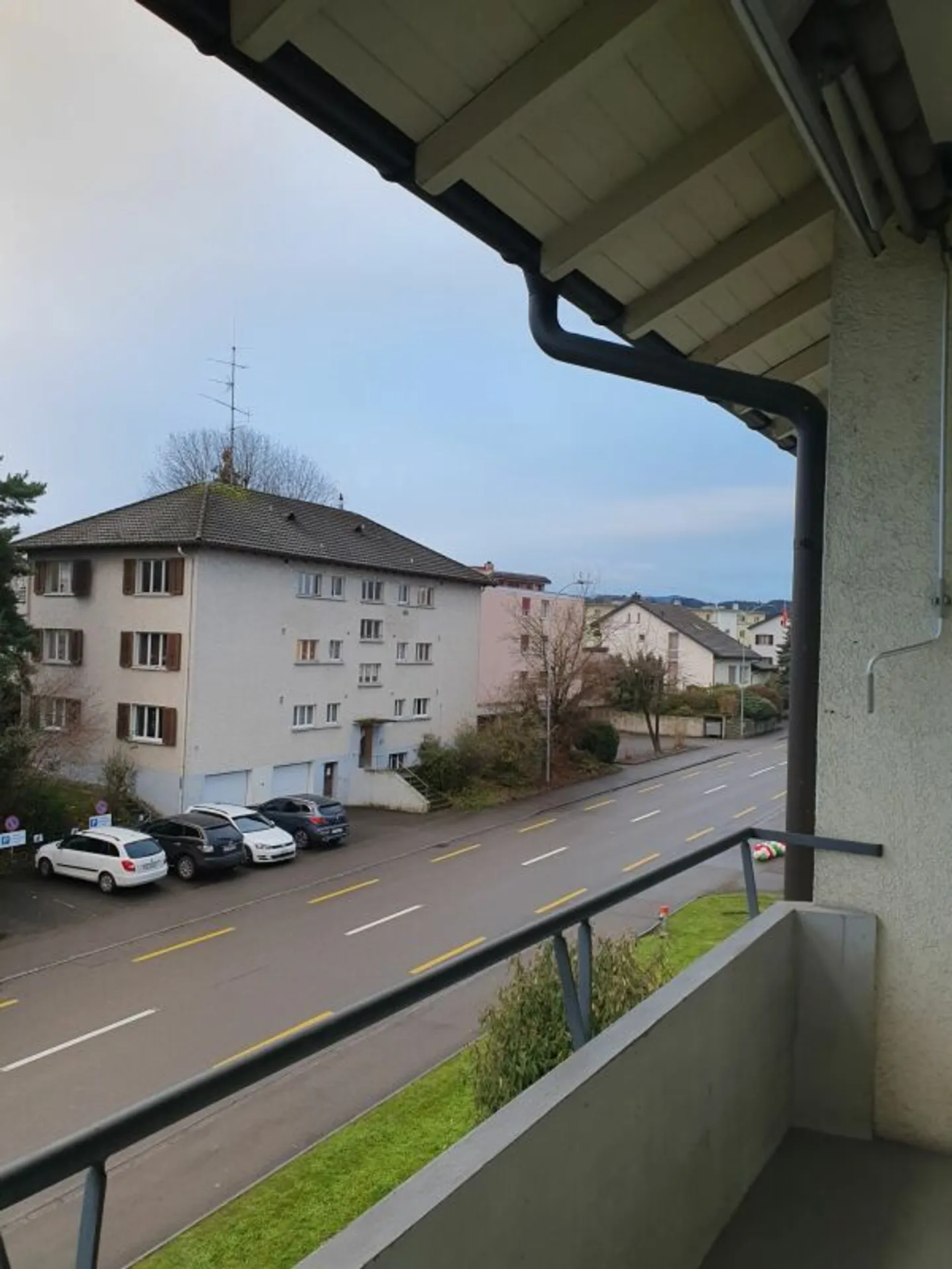 Appartamento luminoso e ben esposto con balcone - Foto 2 di 10