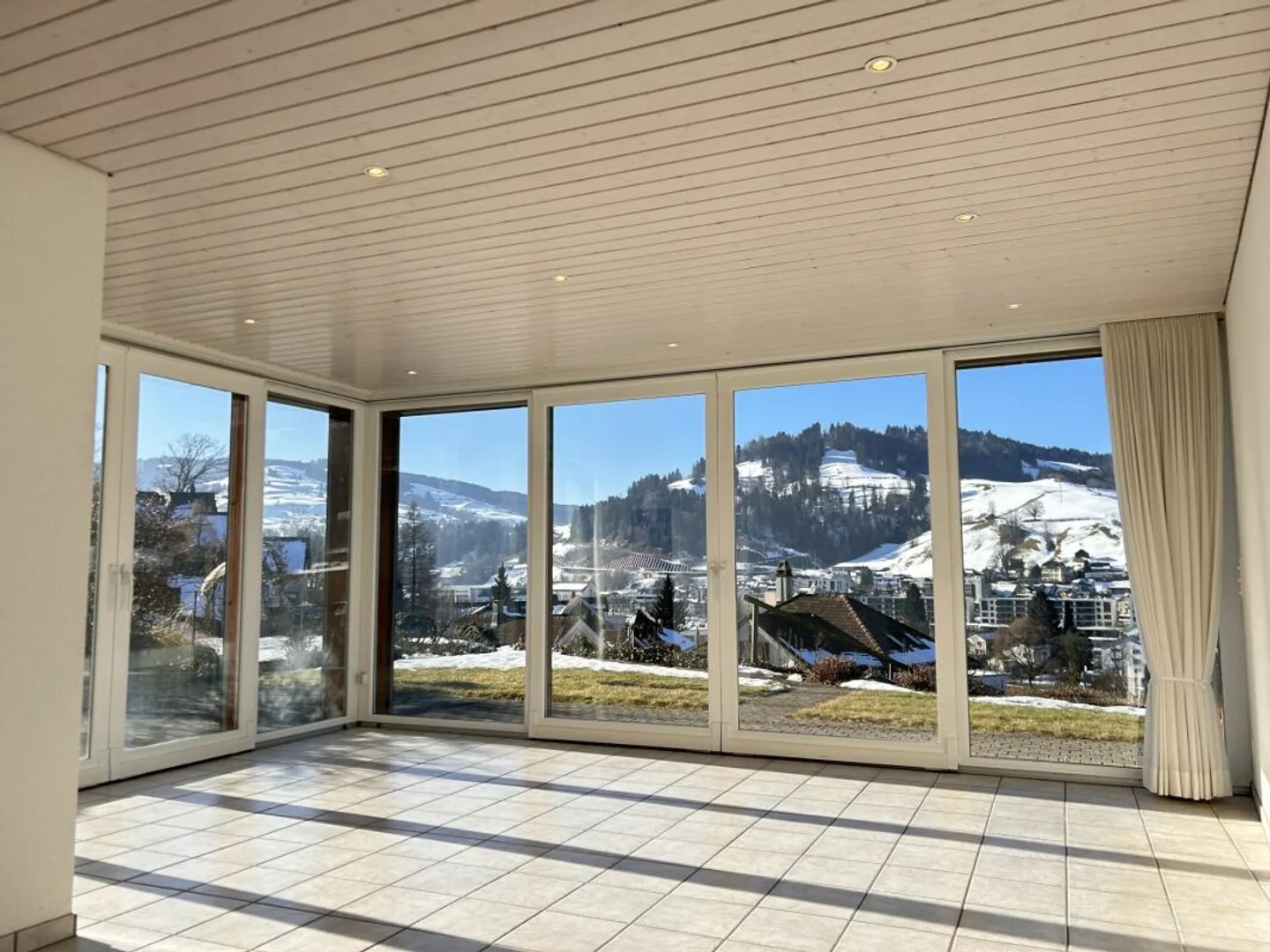 Maison de coin en rangée centrale avec environnement sur grand terrain extensible - Photo 13 sur 13