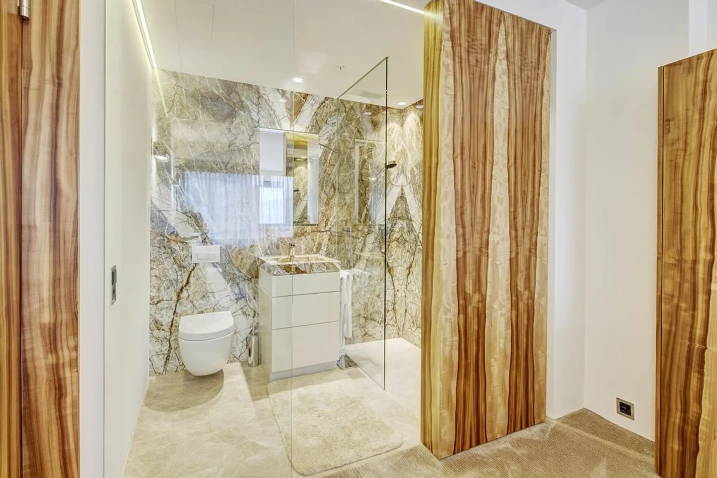 Sopra i tetti di Zurigo - Design elegante e architettura interna unica - Foto 3 di 3