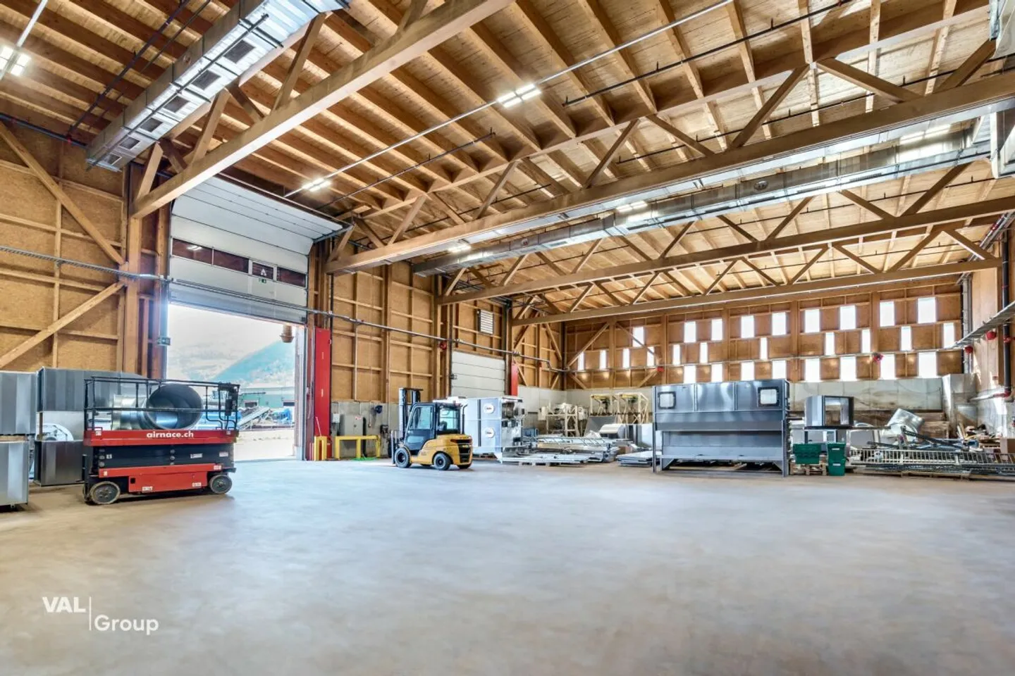 Edificio industrial unico in legno - Foto 2 di 13