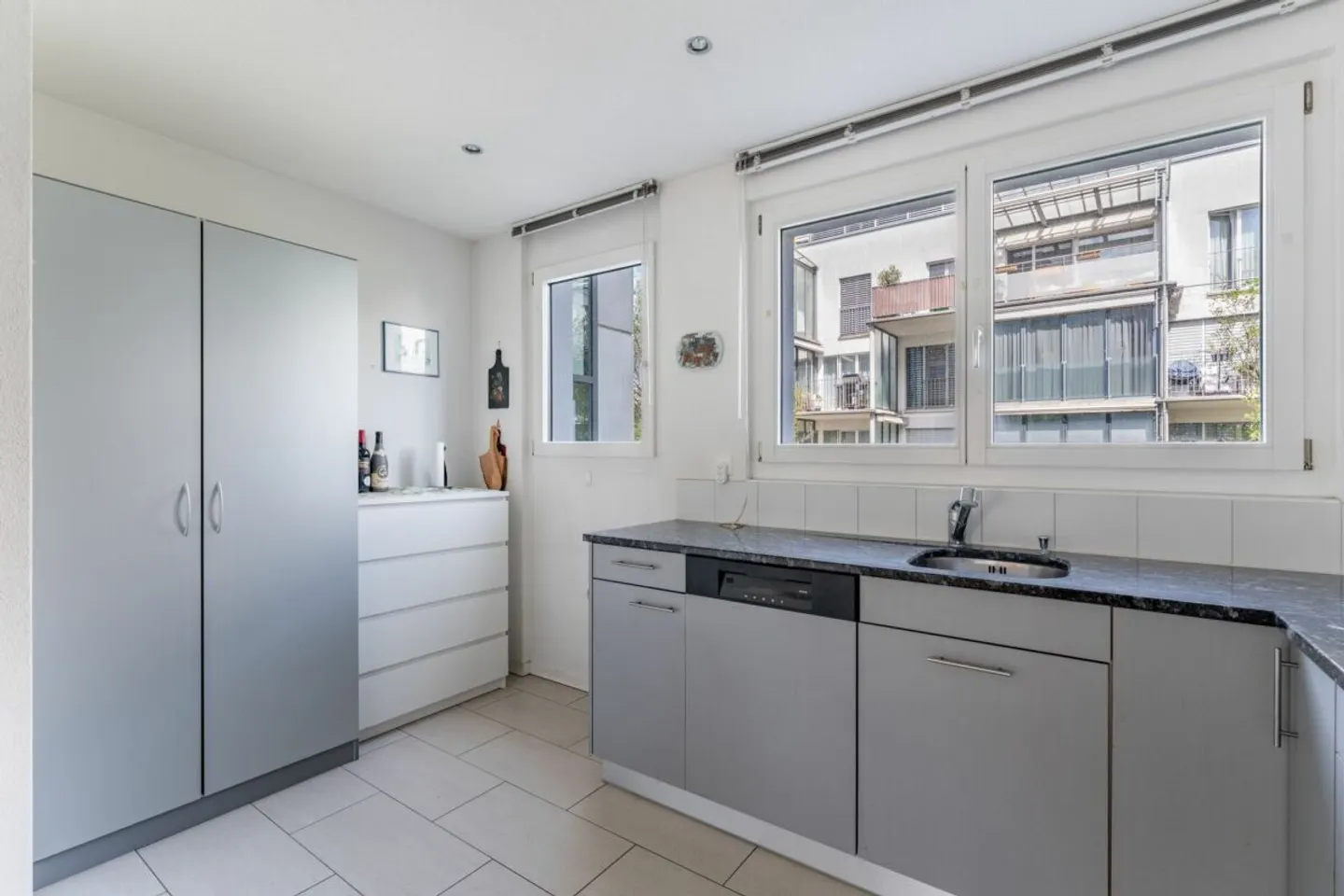 Spacious 3.5-room apartment with winter garden near the city - Photo 8 of 13