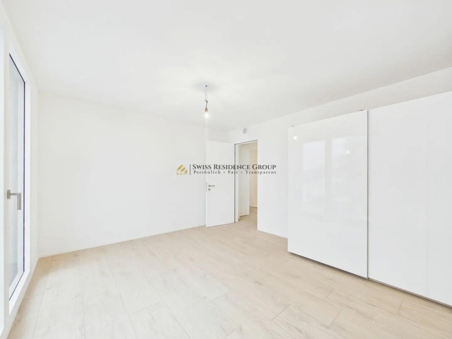 Renovated apartment with enviable view - Photo 3 of 9