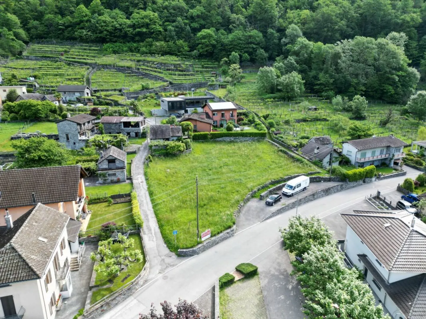 MAGGIA - Grande terreno edificabile in posizione centrale e soleggiata - Foto 4 di 7