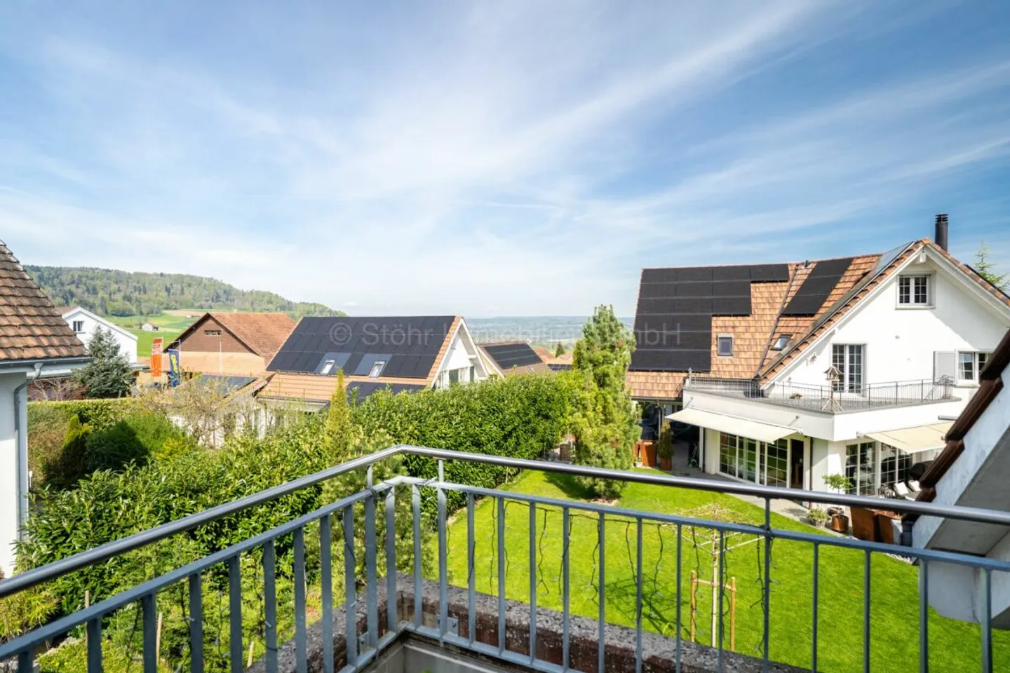 Maison jumelée 5.5 pièces ultra moderne dans un emplacement calme - Photo 2 sur 13