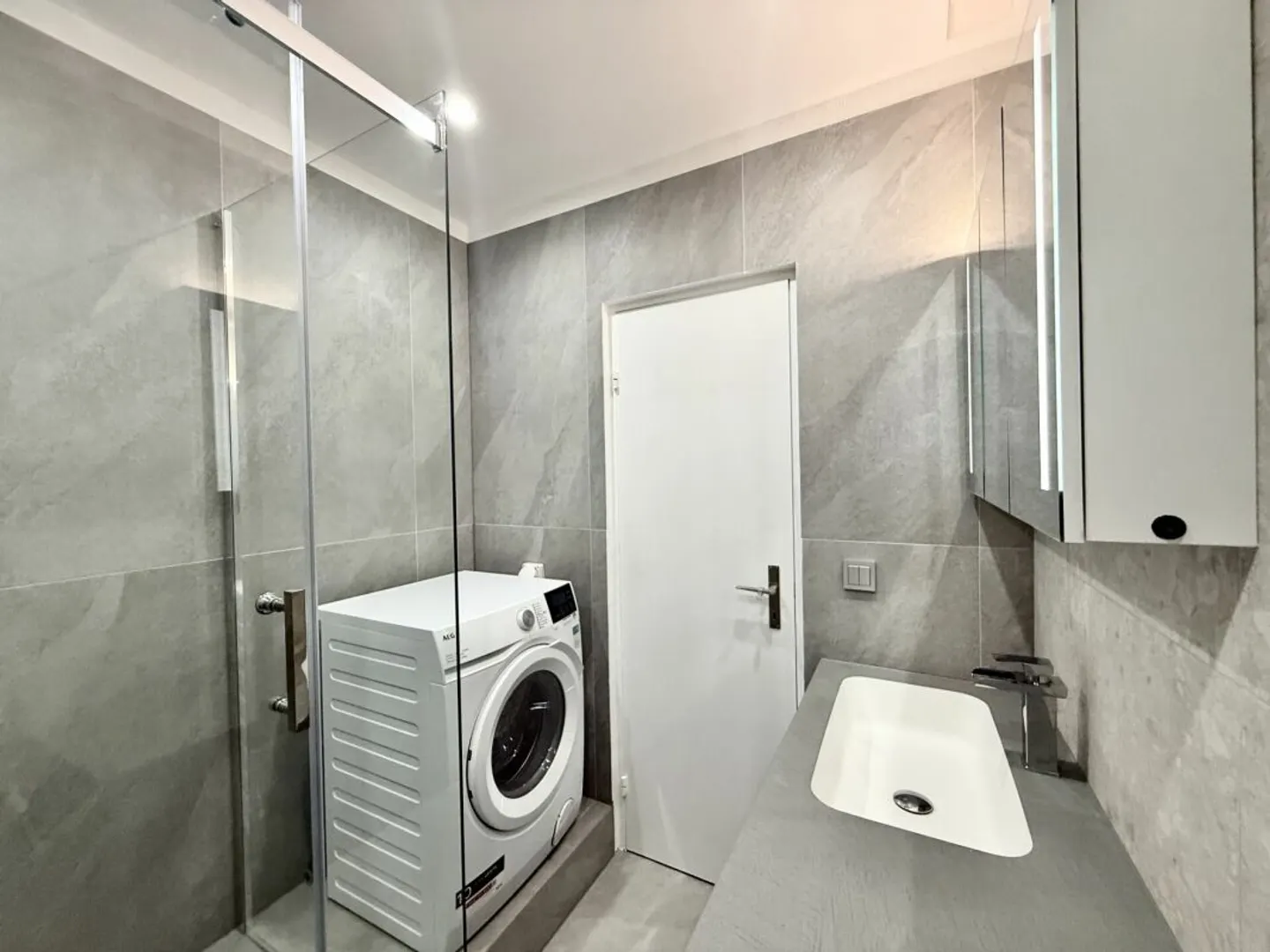 Appartamento 1.5 stanze completamente ristrutturato e modernizzato con stile al confine della foresta - come investimento - Foto 10 di 13