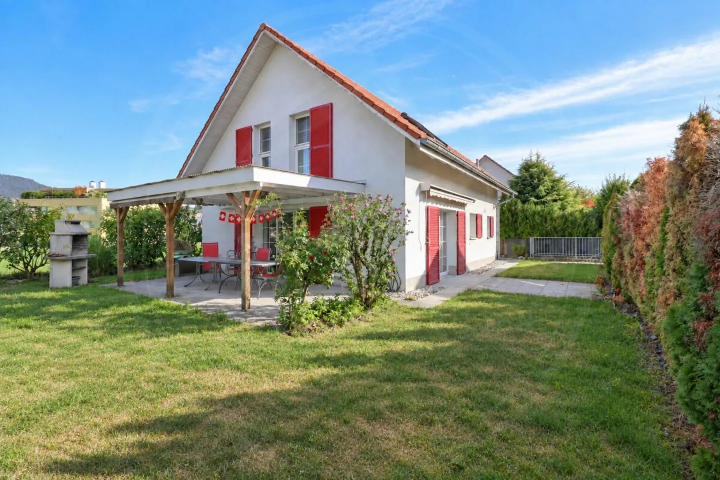 Detached 5½-room single-family house with garden and 2 underground parking spaces - Photo 11 of 12