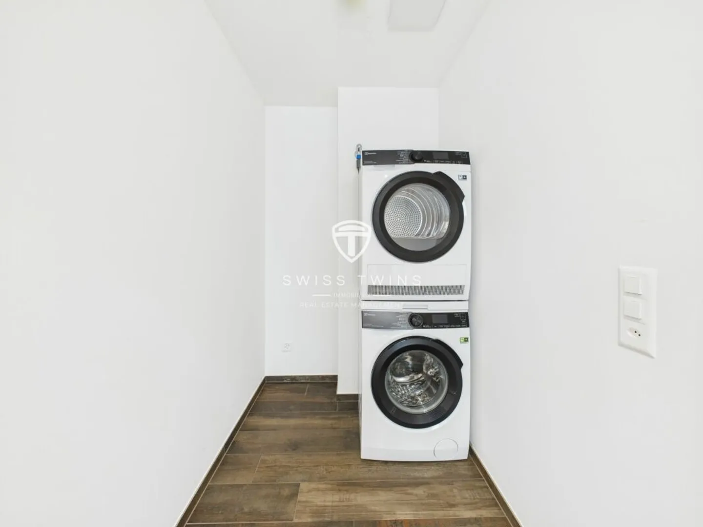 Urbaner Luxus trifft Ruhe - Stilvolle 4.5-Zimmer-Wohnung mit CarLift - Photo 6 sur 13