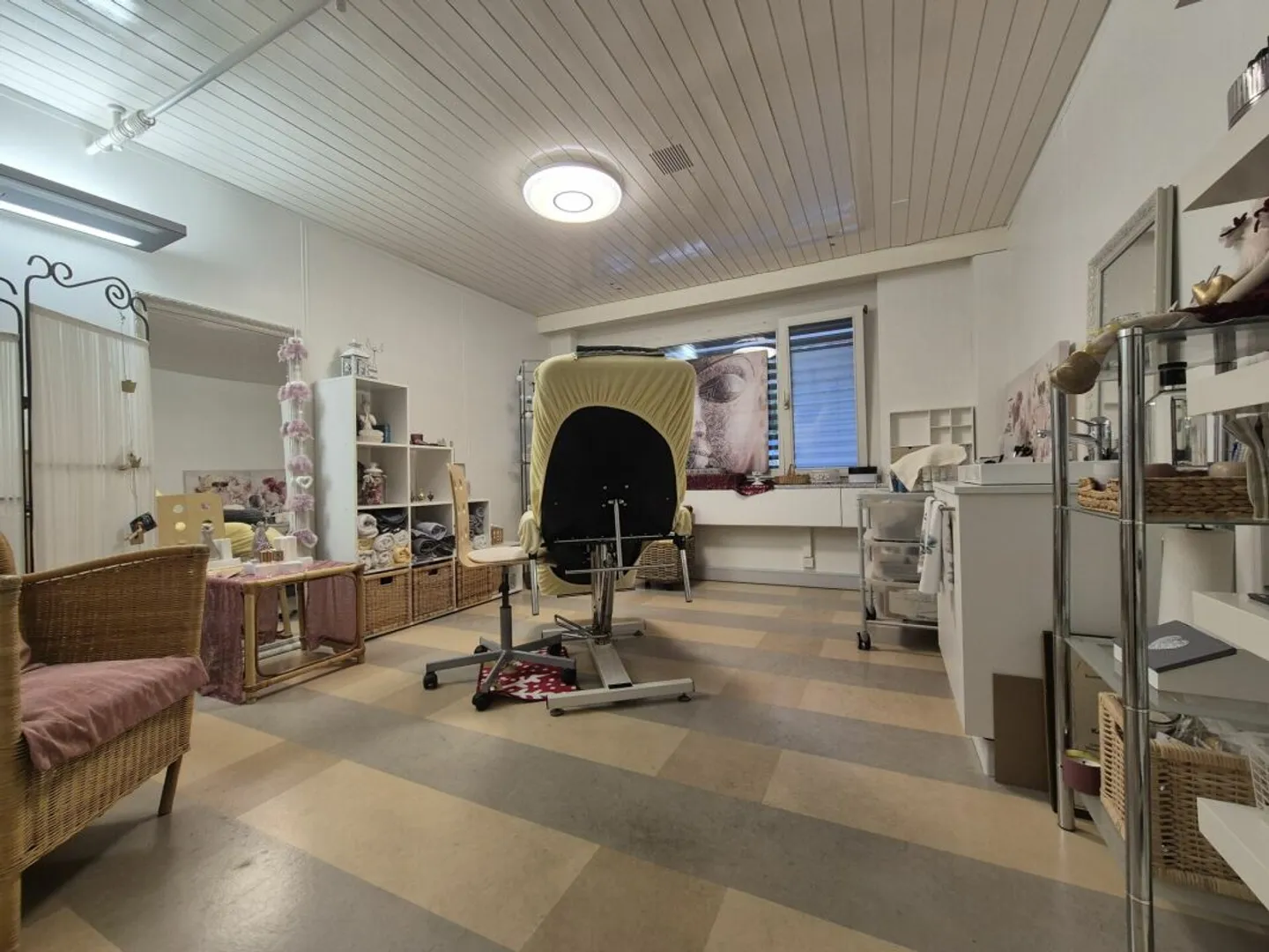 Office/Commercial Space in Prime Location - Photo 2 of 3