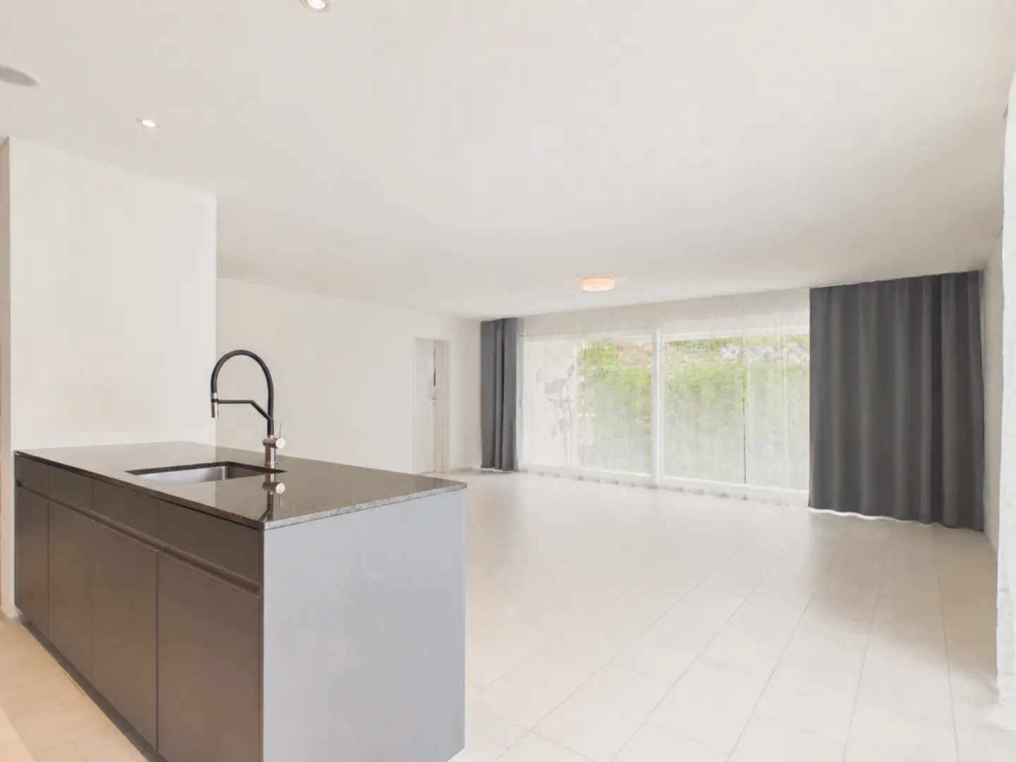 Grosszügige und helle Wohnung mit Garten - Foto 4 di 13