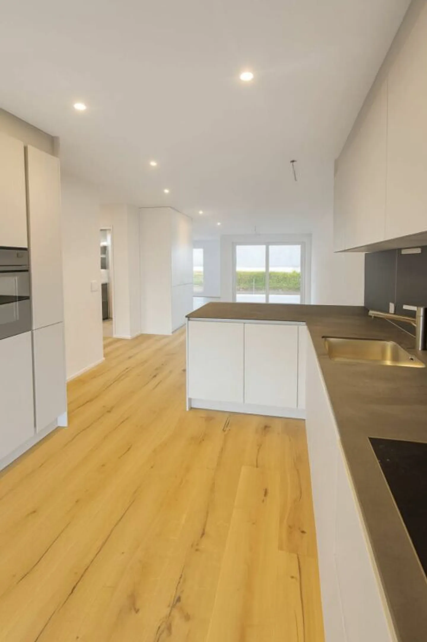 Modernes Doppeleinfamilienhaus mit Garten - Foto 5 von 11