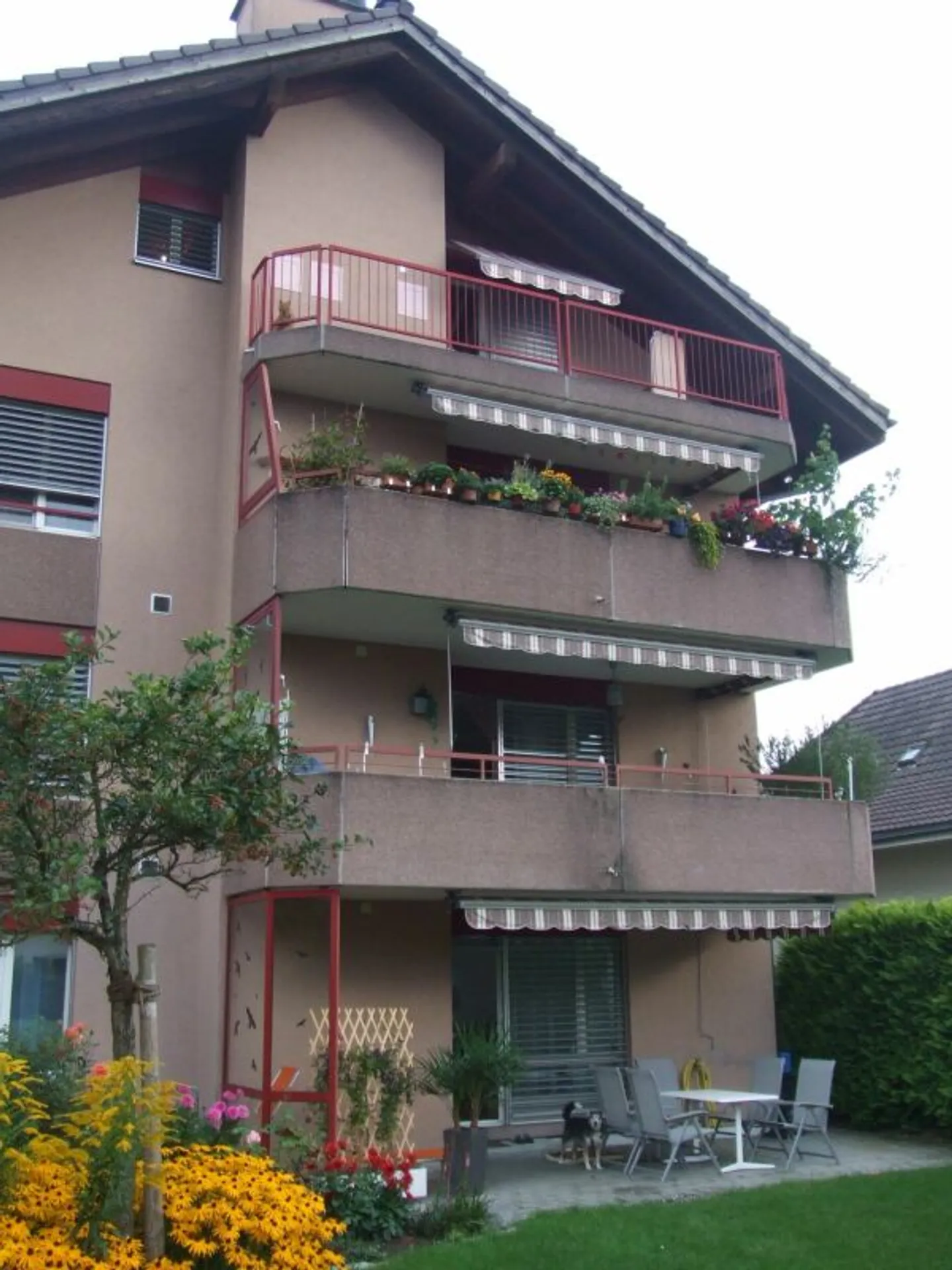 Heimelige Dachwohnung an zentraler Lage - Photo 1 sur 8
