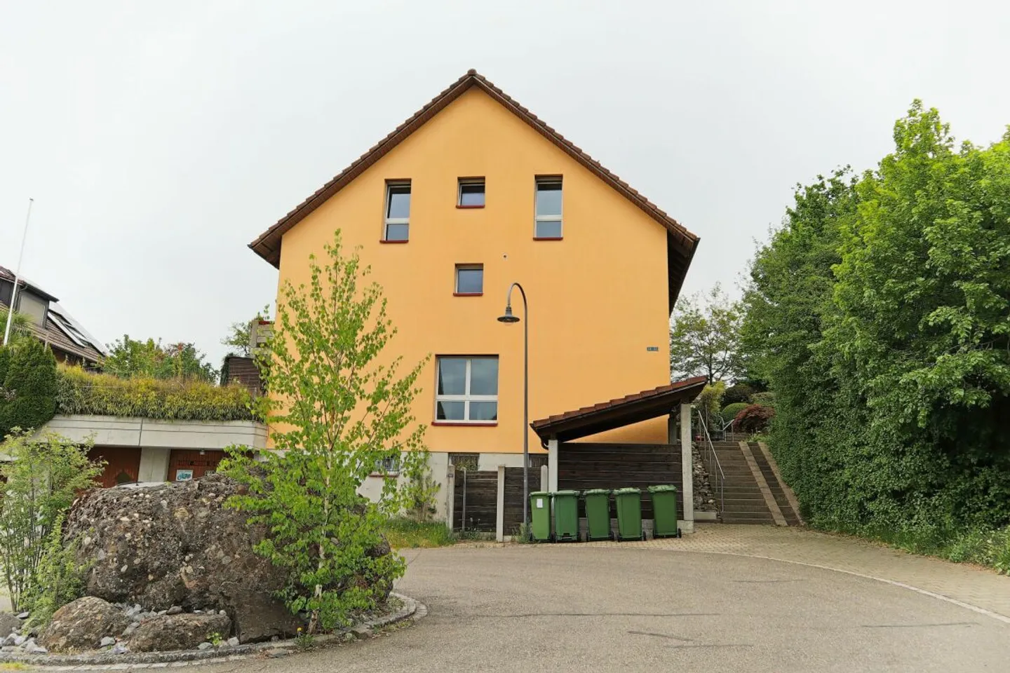 Maison d'angle de 6,5 pièces avec jardin dans un emplacement naturel calme et recherché - Photo 11 sur 13
