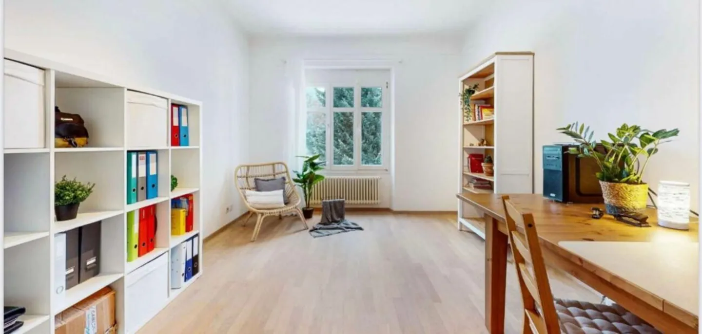 Spannendes Projekt aus Mehrfamilienhaus und grossem Gartenanteil als Baulandreserve - Photo 6 of 13