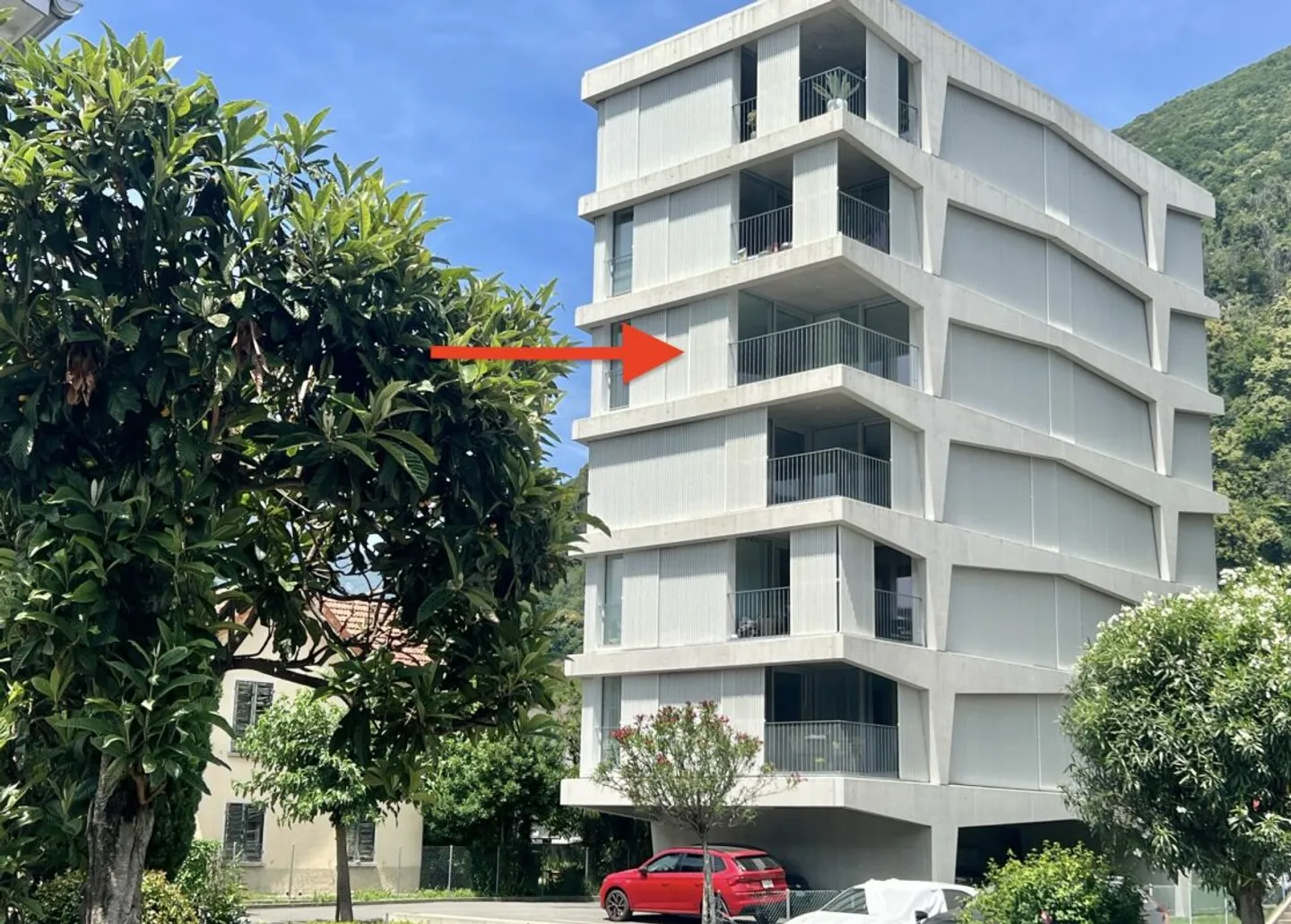 Appartamento soleggiato di 3,5 locali in un piccolo palazzo in posizione centrale - Foto 4 di 13