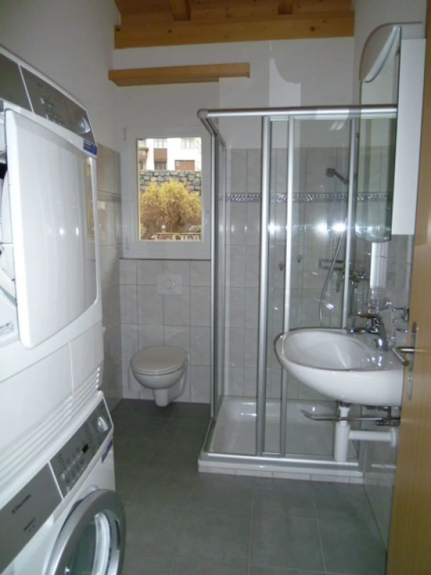 Lussuoso appartamento di 4½ locali con sauna e vista lago - Foto 11 di 12