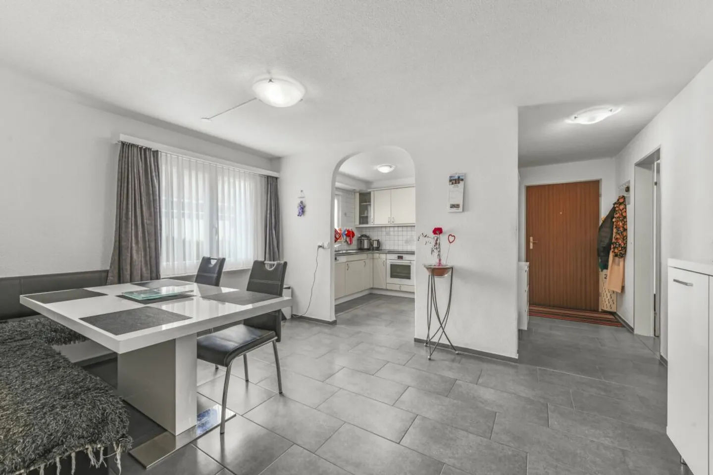 Vivere con una sensazione di benessere: appartamento di 4,5 stanze in una posizione ideale - Foto 4 di 13