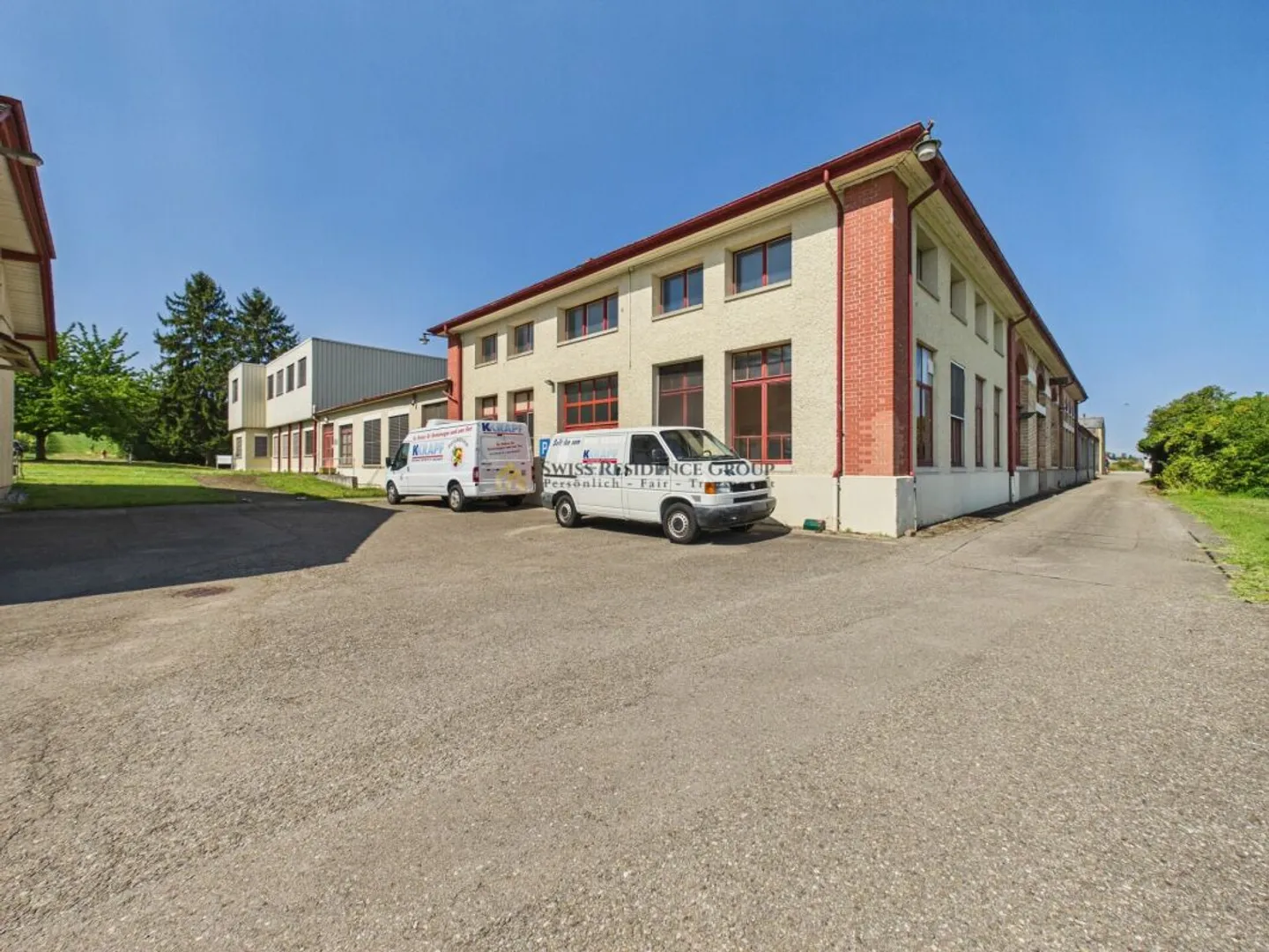 Investissement commercial attractif avec revenus locatifs et potentiel de développement - Photo 4 sur 6