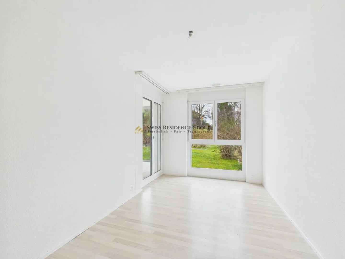 Lumière, Jardin, Espace Ouvert : Appartement spacieux de 4,5 pièces avec véranda chauffée - Photo 9 sur 13