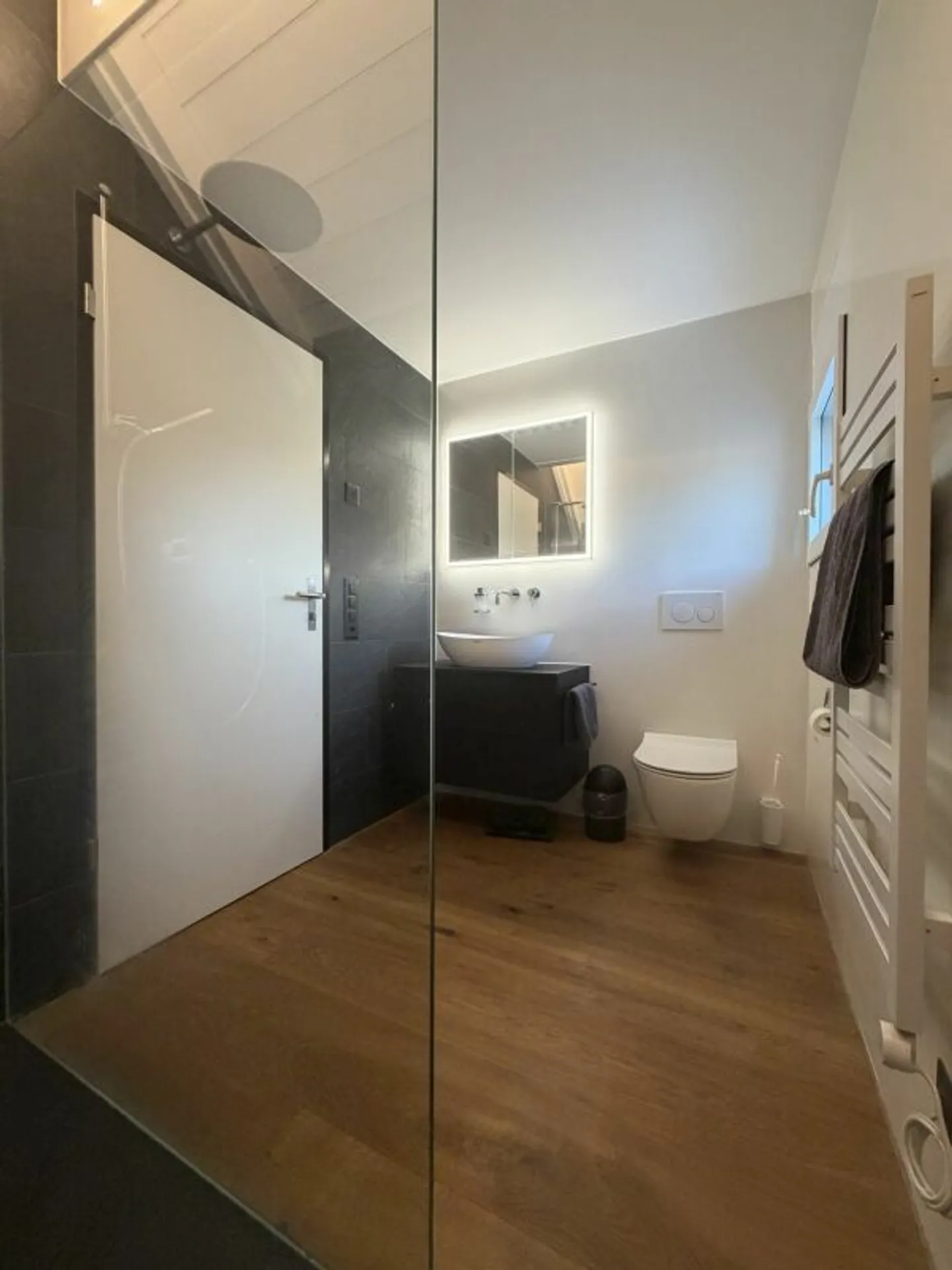 Stilvolle 2.5-Zimmerwohnung in Hölstein - hochwertig, ruhig und bezugsbereit - Photo 11 of 13