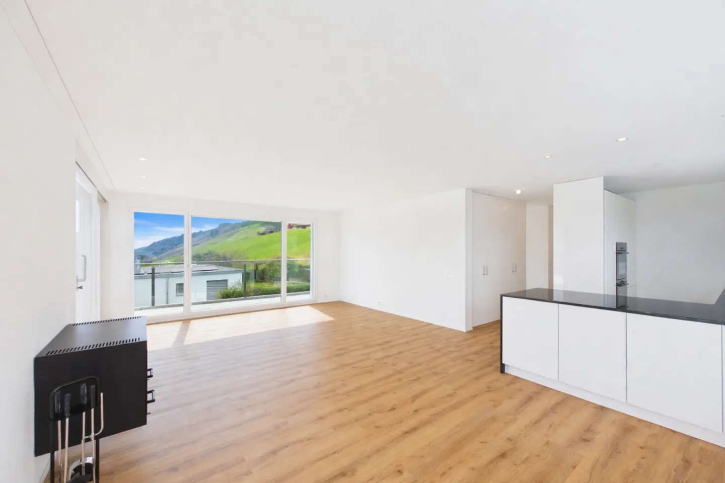 Dreamlike Lake View - Photo 4 of 13