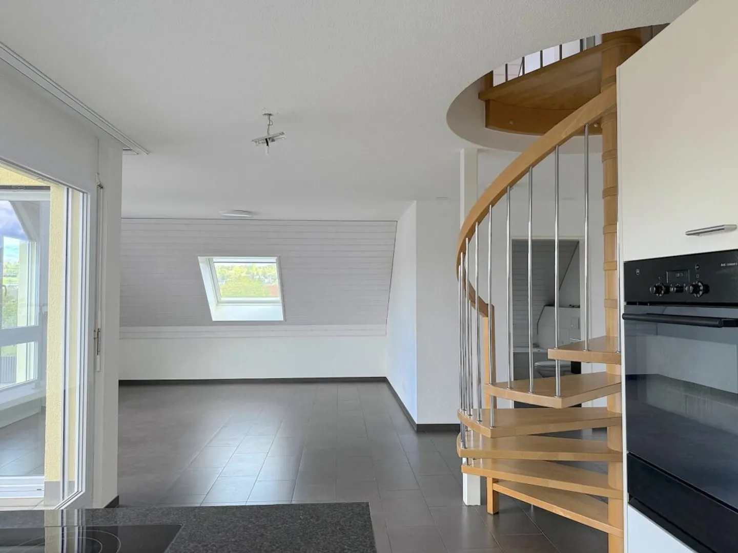 MAISONETTE APARTMENT - CENTRAL AND CLOSE TO THE TRAIN STATION - Photo 6 of 13