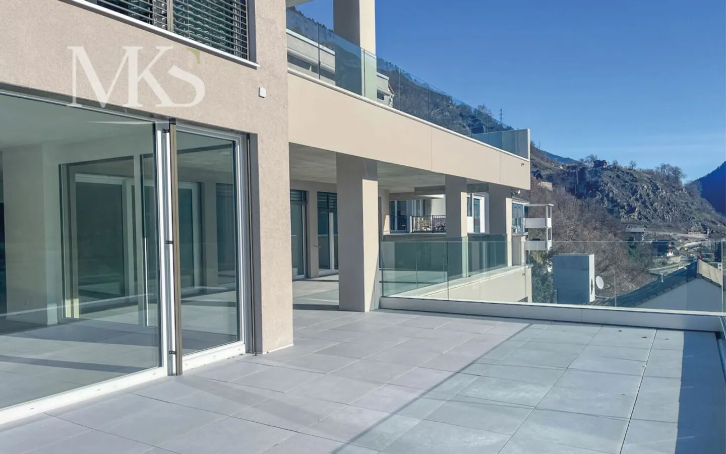 Soleil et panorama purs sur 182 mètres carrés - La maison de vos rêves - Photo 3 sur 13