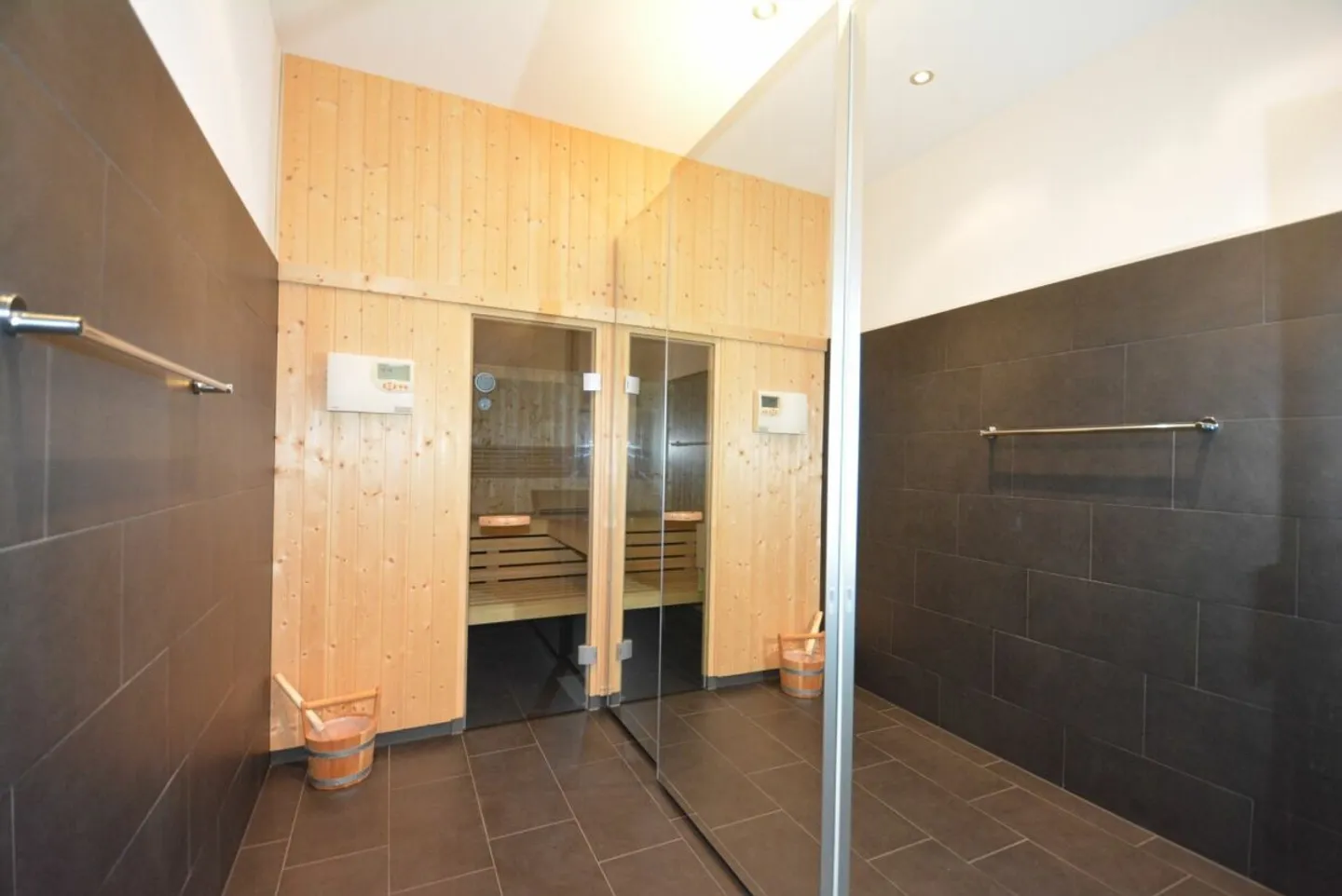 Studio or Yoga Room with Private Access & Shower/Sauna Area - Photo 5 of 6