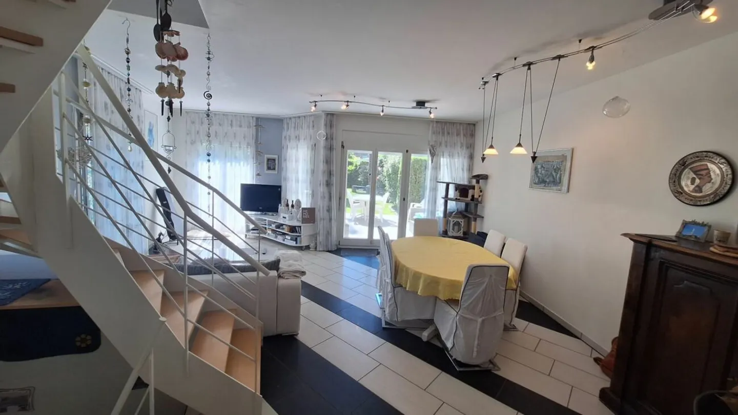 Ferienfeeling zu Hause erleben? Modernes 6.5-Zimmer-Reiheneckhaus mit fantastischem Garten, Waldanschluss in ruhiger Lage Dietikon - Foto 4 von 13