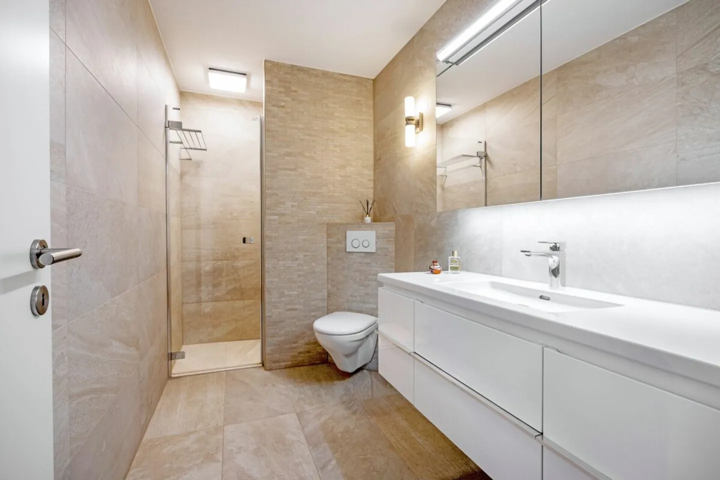 Uncompromising Elegance - Premium Living Concept - Photo 9 of 13