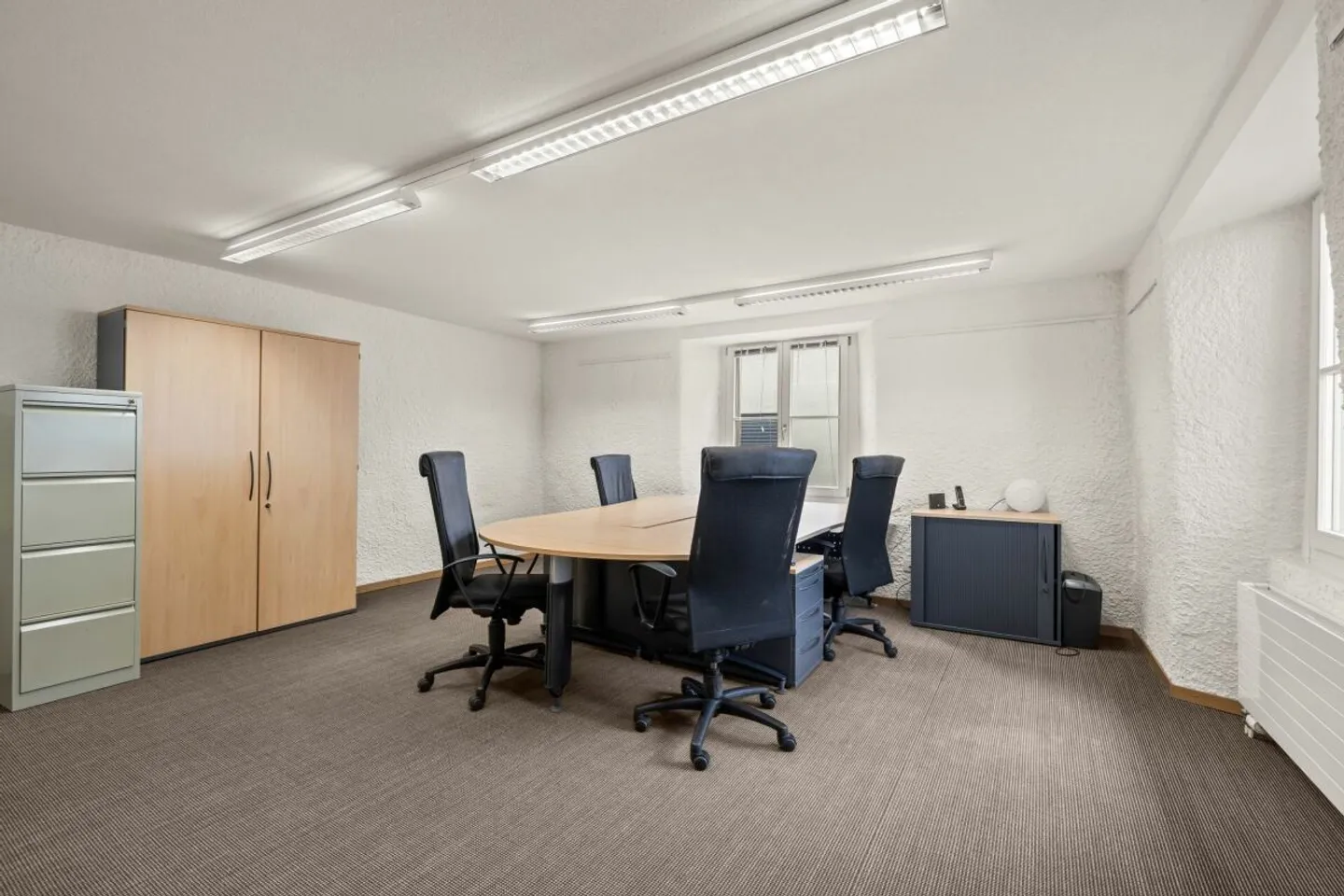 Furnished Office Space including Meeting Room &amp; Parking - Photo 2 of 8