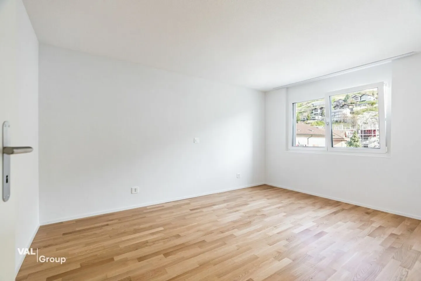 Attractive 3.5-room new apartment on the 2nd floor - bright & modern - Photo 5 of 13