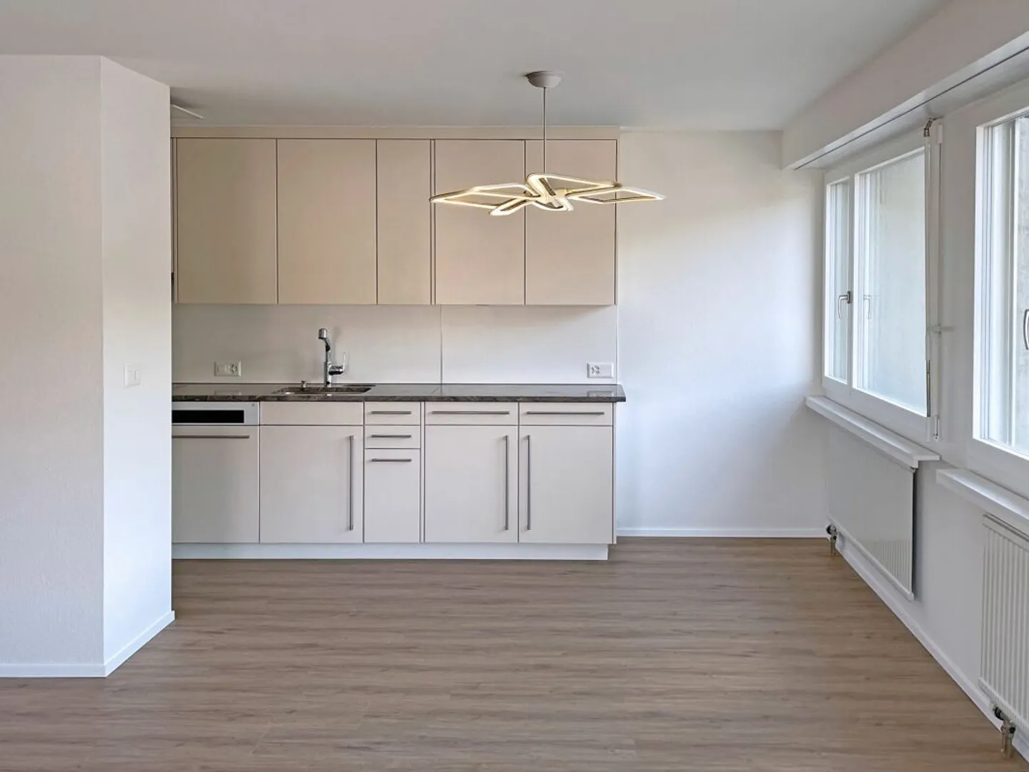 La prévoyance rencontre l'urbanité - Maison élégante au centre - Photo 2 sur 5